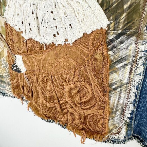 Artist’s Custom Designed Repurposed Jean Vest w/Mixed Media Queen Figure Sz 1X - Picture 11 of 14